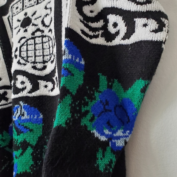 VTG abstract 80's Sweater - Picture 7 of 11